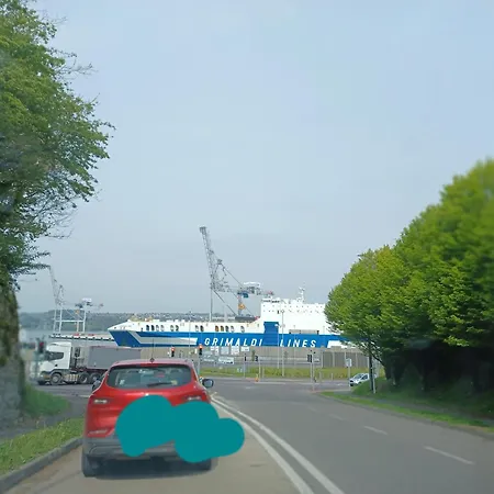 Big Bright Gæstehus Carrigaline